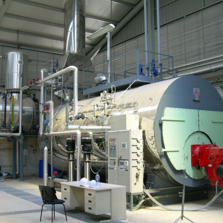 Caldera ATTSU modelo HH-10000 instalada en indústria química
